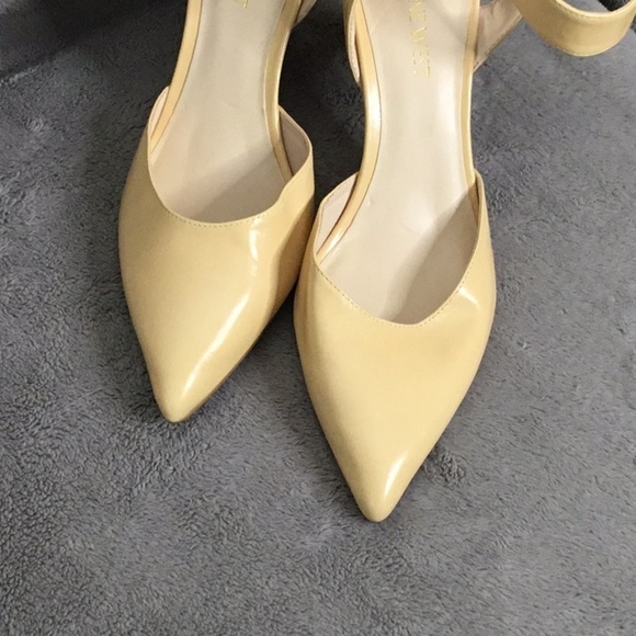 Nine West Cream Leather Pointy Toe Heels - Picture 3 of 5